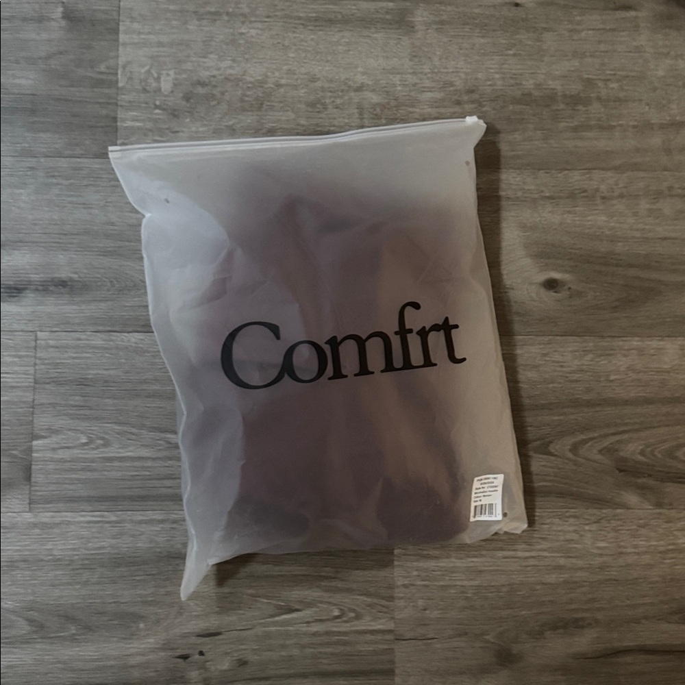 Comfrt Minimalist Hoodie Maroon - Picture 7 of 8